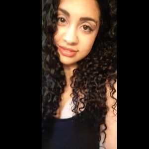 Meet your Posher, Riawna